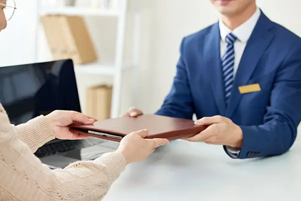 去旅游要提早多久签证才能办